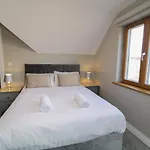Moorhen House *